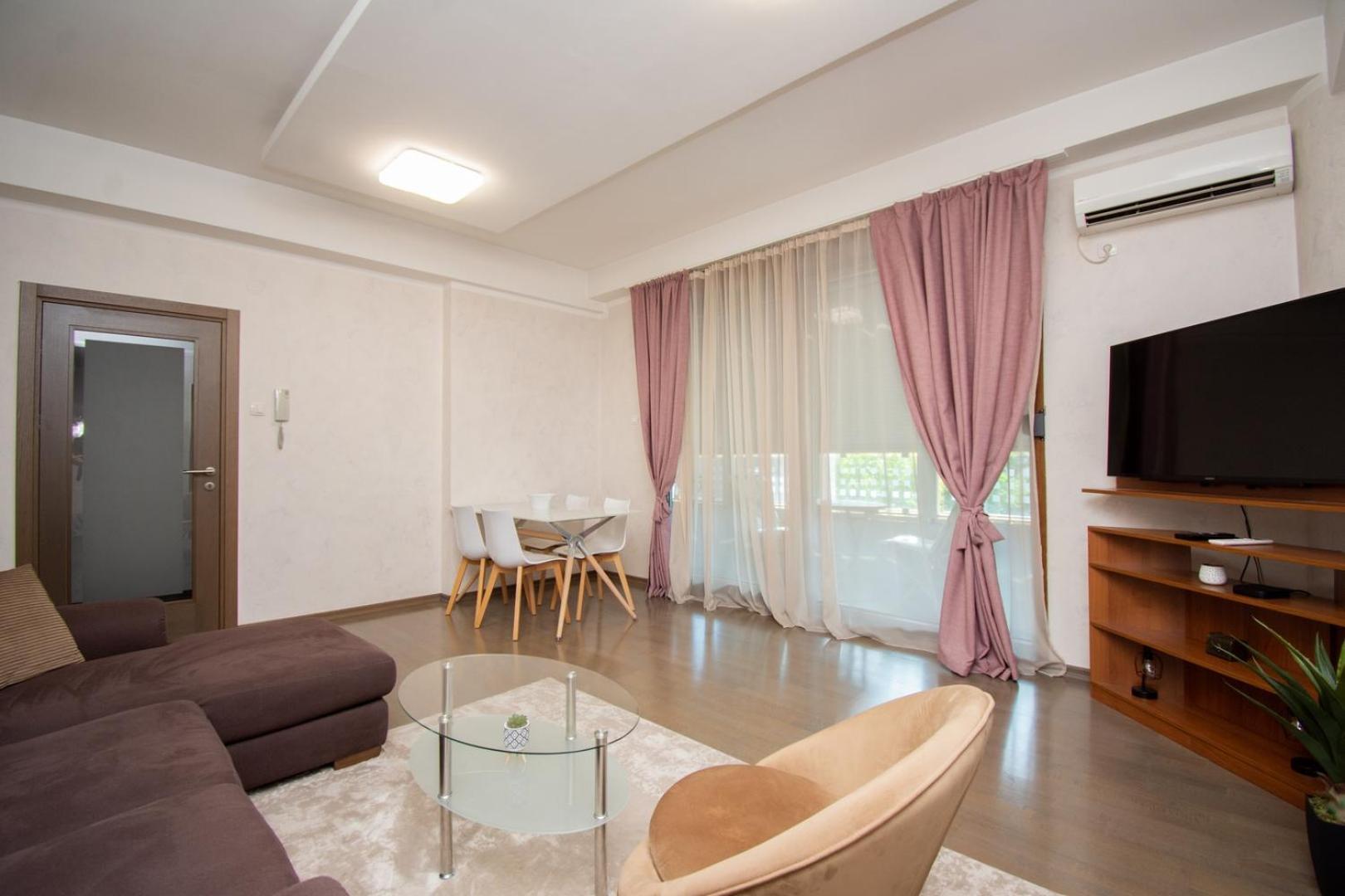 Maxim Compass Apartment Podgorica Luaran gambar