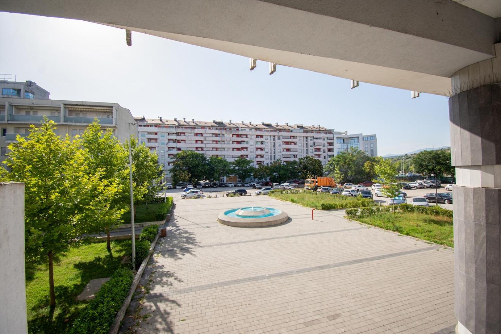 Maxim Compass Apartment Podgorica Luaran gambar
